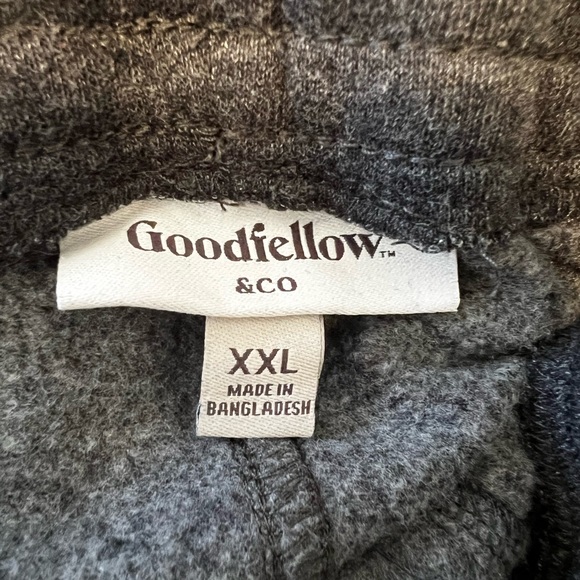 Bundle of three knit shorts. - Picture 14 of 14